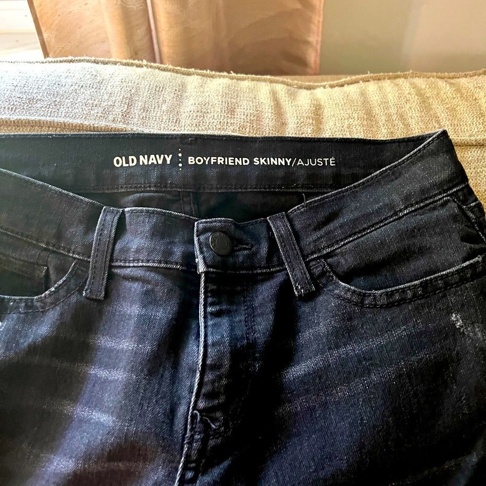 Old navy distressed boyfriend skinny jeans